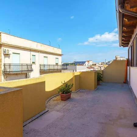 بيت للعطل La Terrazza Del Professore *